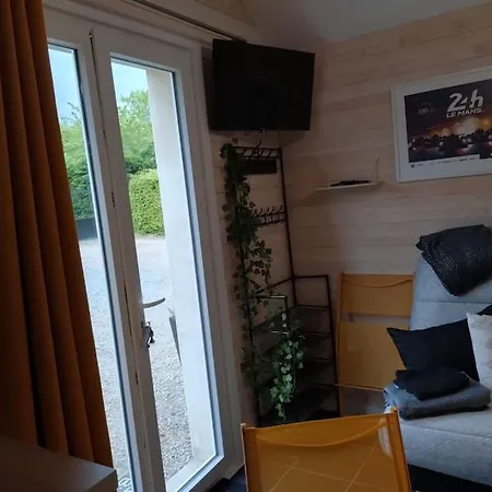 Joli Mezzanine Proche Pole Europeen Et Circuit Apartament Yvré-lʼÉvêque