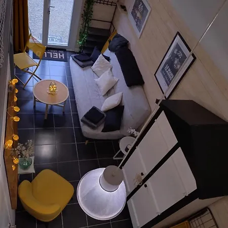 شقة Joli Mezzanine Proche Pole Europeen Et Circuit *