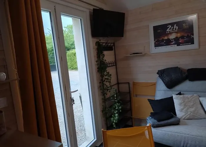 Joli Mezzanine Proche Pôle Européen Et Circuit Apartamento Yvré-lʼÉvêque