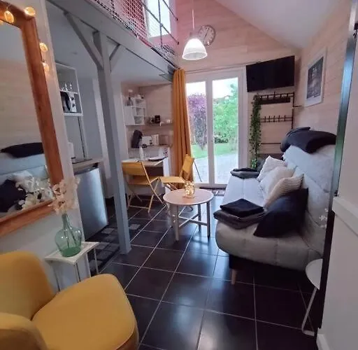 Joli Mezzanine Proche Pole Europeen Et Circuit דירה